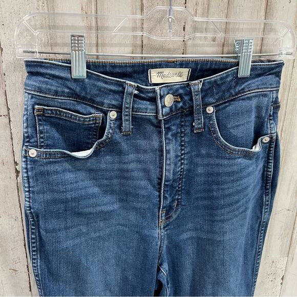 Madewell Curvy High-Rise Skinny Jeans in Coronet Wash NG284 - Picture 3 of 12